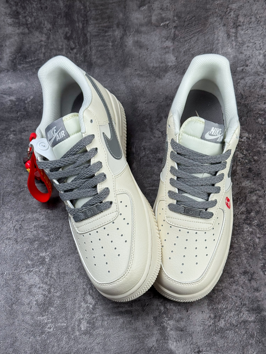 Nike Air Force 1 Low 07 马年限定 白红灰满天星 MZ9588-822