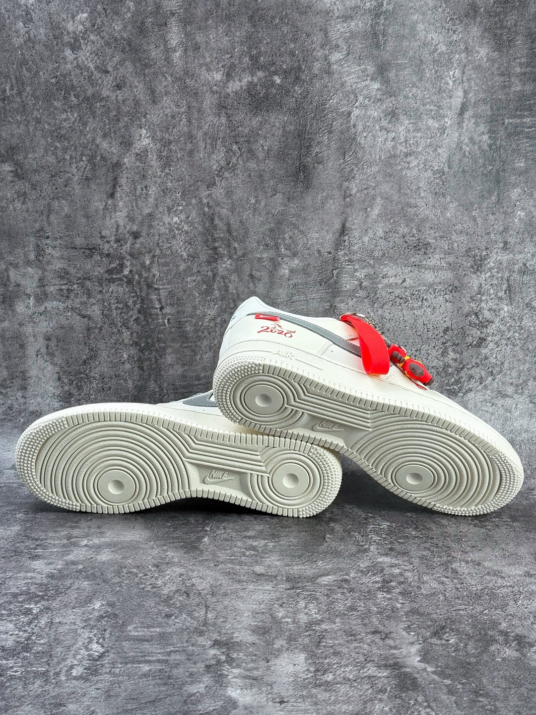 Nike Air Force 1 Low 07 马年限定 白红灰满天星 MZ9588-822