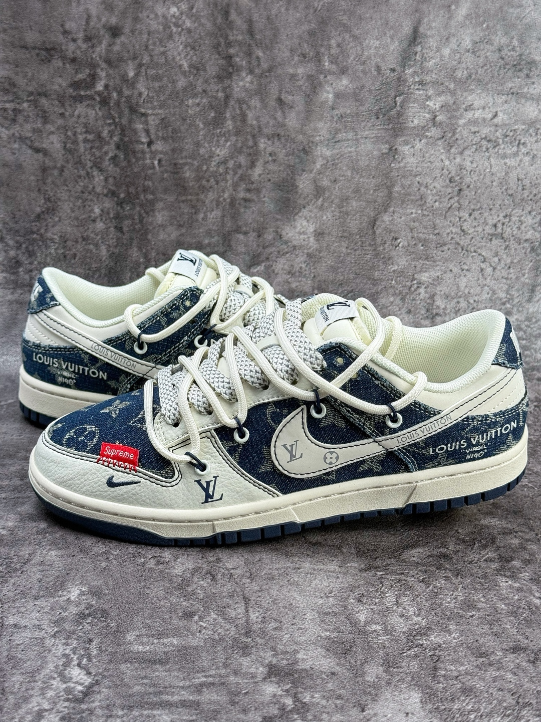 Nike SB Dunk Low x Louis Vuitton 白蓝牛仔小勾满天星 YX5066-397