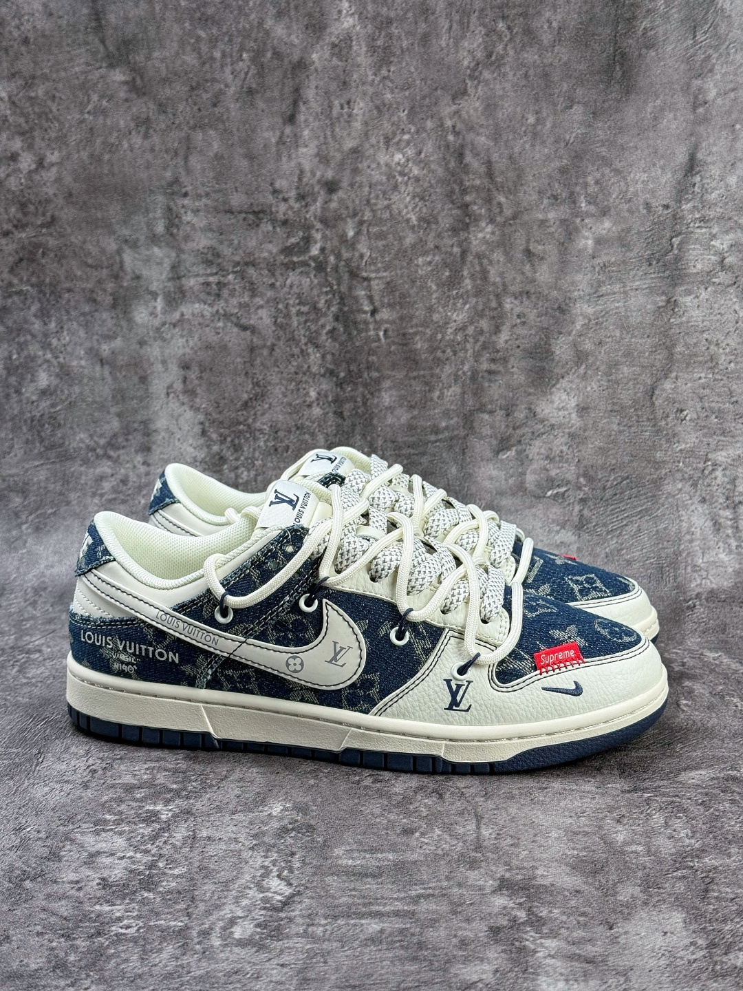 Nike SB Dunk Low x Louis Vuitton 白蓝牛仔小勾满天星 YX5066-397