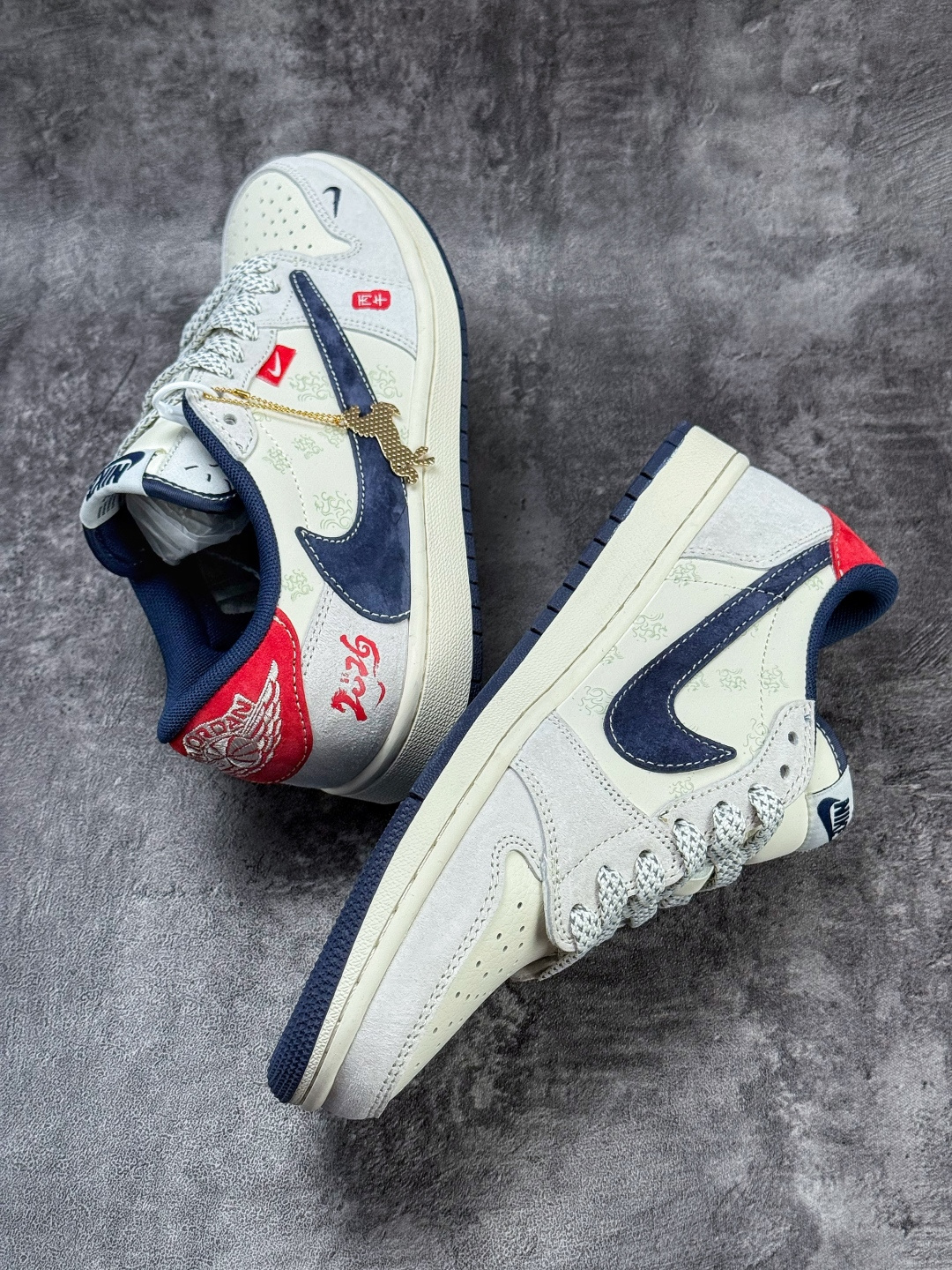 Travis Scott x Nike Air Jordan 1 Low 马年限定 Air Jordan 1 Low 反转灰白蓝小勾满天星倒钩 纯原版本 DF61-9005