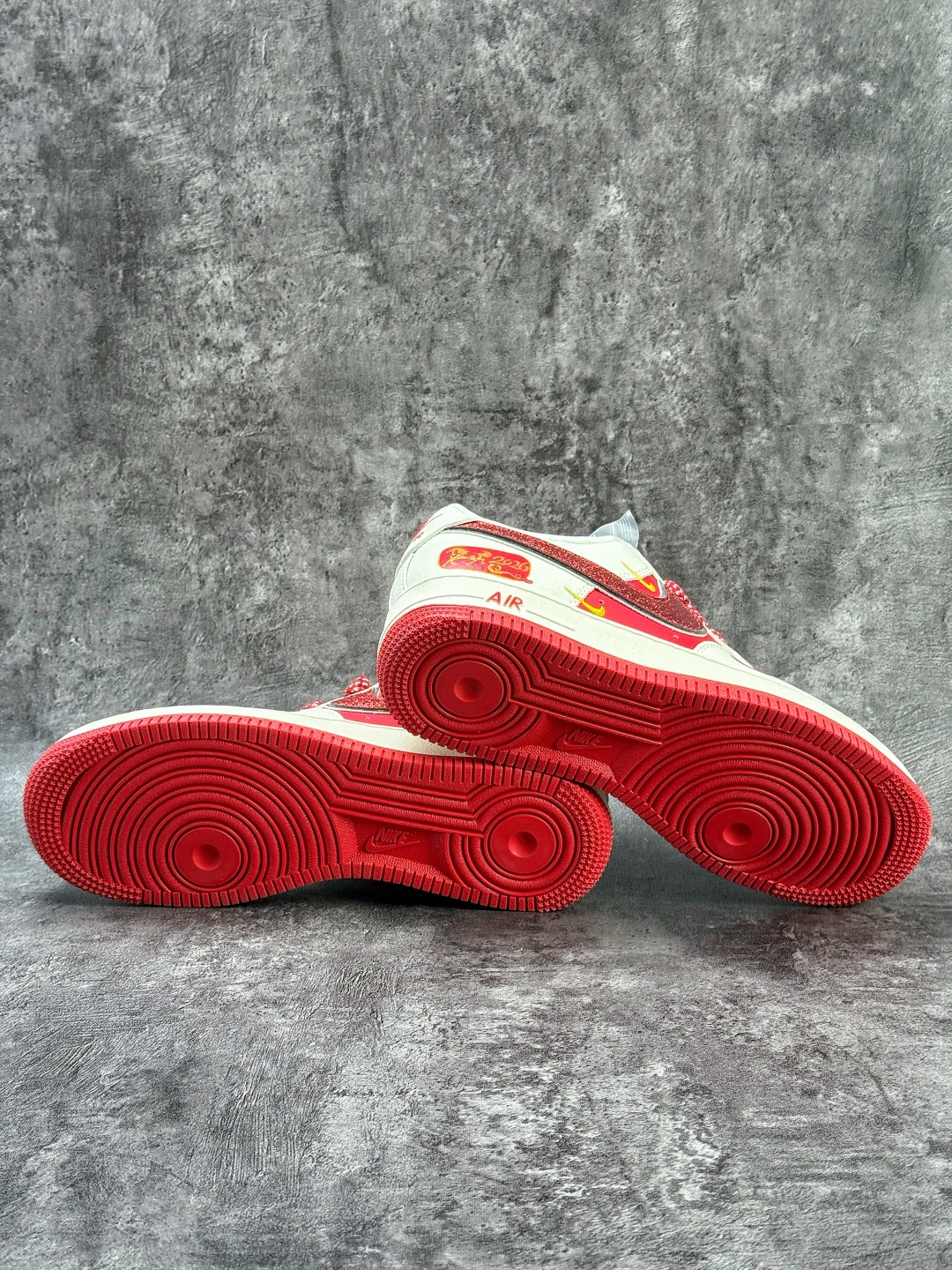 Nike Air Force 1 Low 07 马年限定 白红双小勾满天星 QY6878-604
