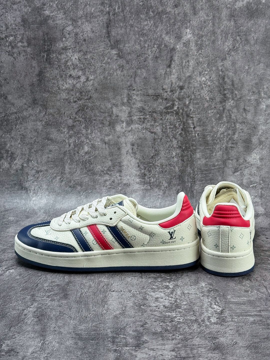 adidas originals Samba x Louis Vuitton 蓝白红满天星 桑巴舞系列复古经典轻便板鞋 XD6188-101