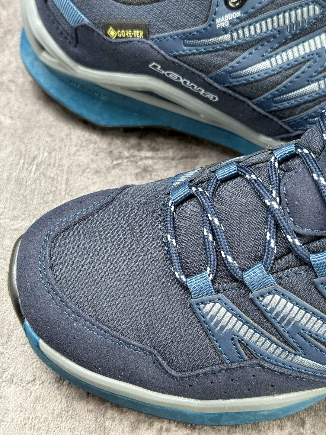 德国户外运动鞋品牌Lowa Maddox Pro Low SL GTX 马多克斯专业系列低帮户外风超轻徒步登山运动训练鞋-Top High Quatity Cheap Sneakers Fashion Clothing Clothes Bags handbags Shoes of all Brand wholesale With The best Quality And Beautiful Price from China Factory Chinese suppliers wholesaler seller 德国户外运动鞋品牌Lowa Maddox Pro Low SL GTX 马多克斯专业系列低帮户外风超轻徒步登山运动训练鞋