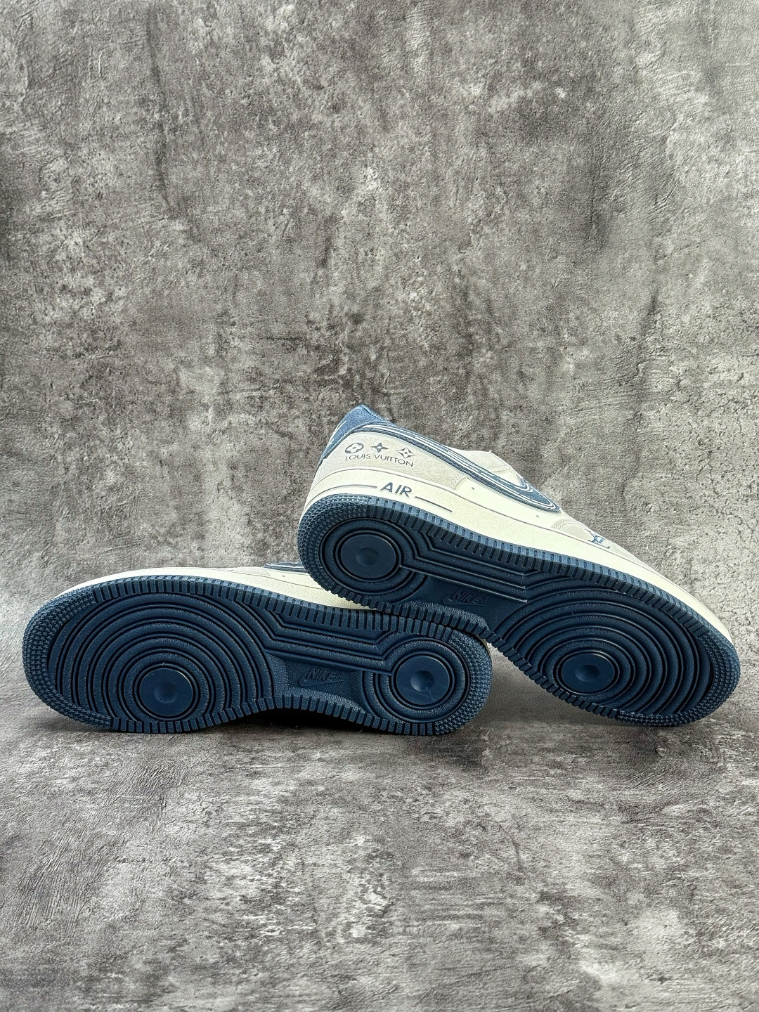 Nike Air Force 1 Low 07 x LOUIS VUITTON 灰白蓝小勾满天星 SS1979-011