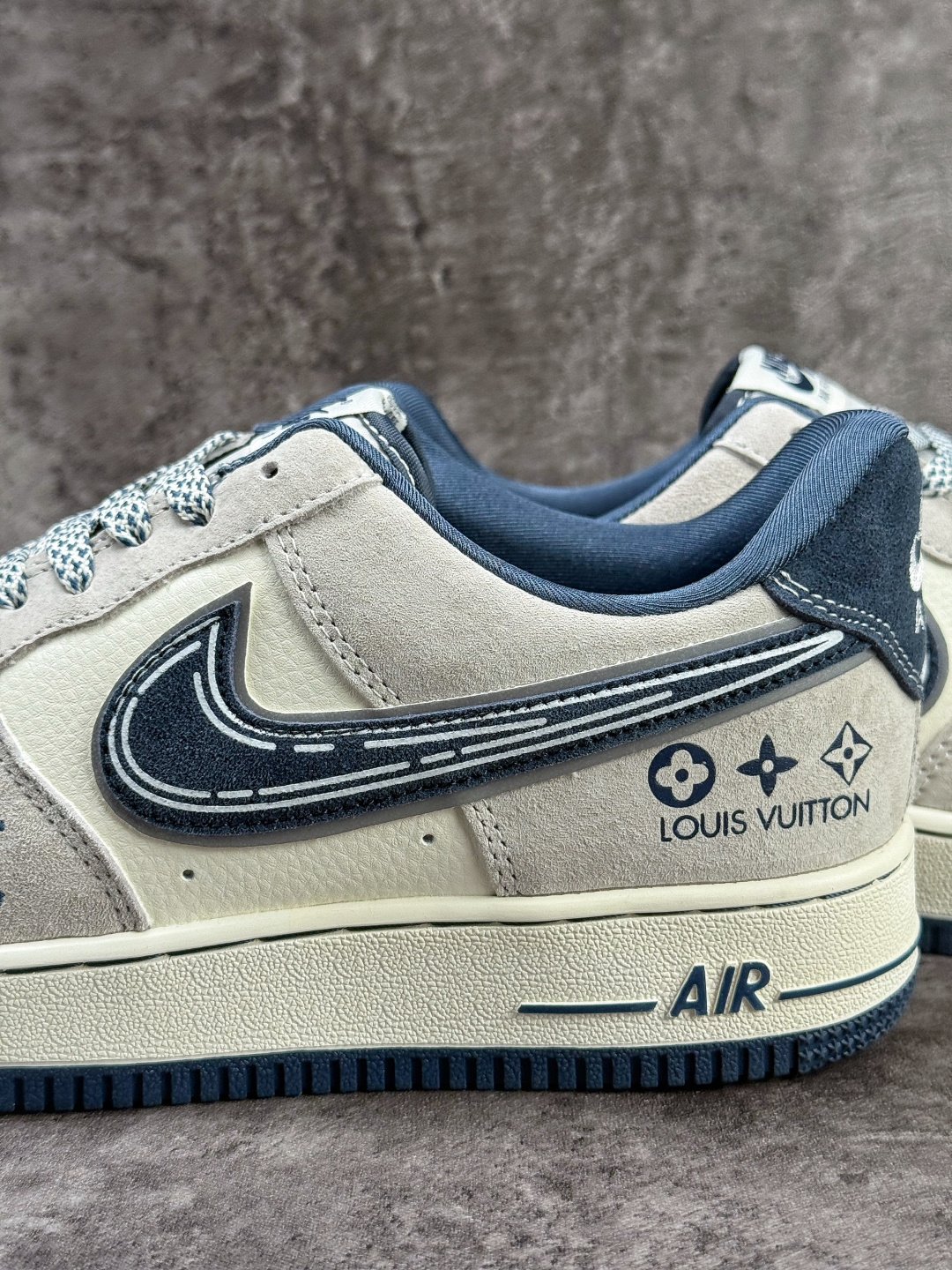 Nike Air Force 1 Low 07 x LOUIS VUITTON 灰白蓝小勾满天星 SS1979-011