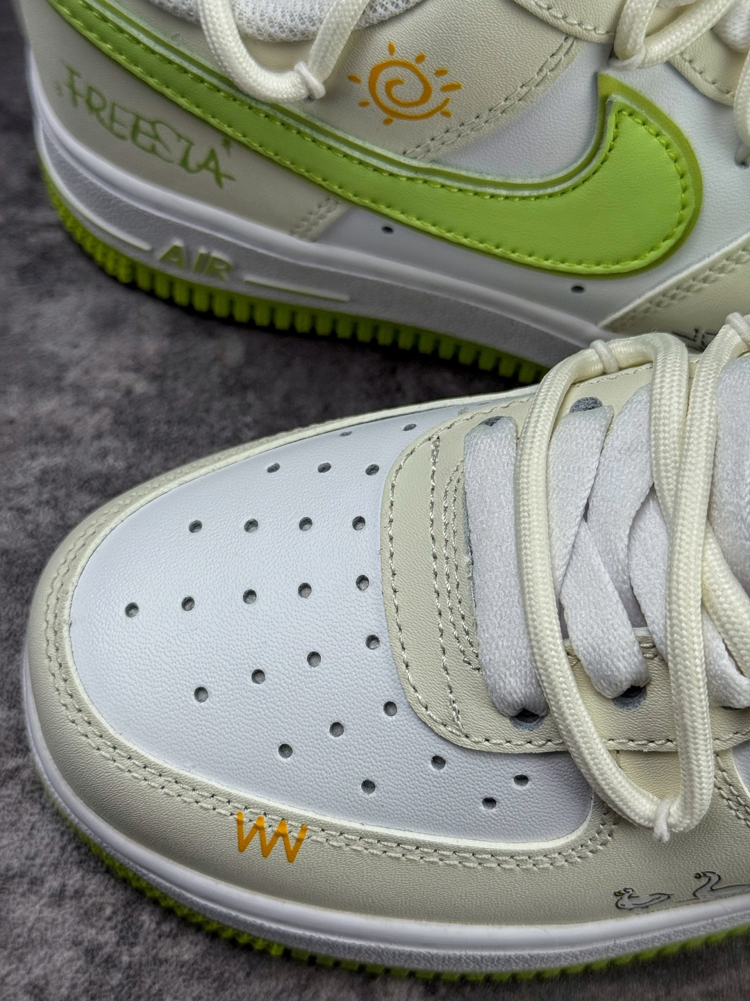 Nike Air Force 1 Low 07 米白绿 YY2024-315