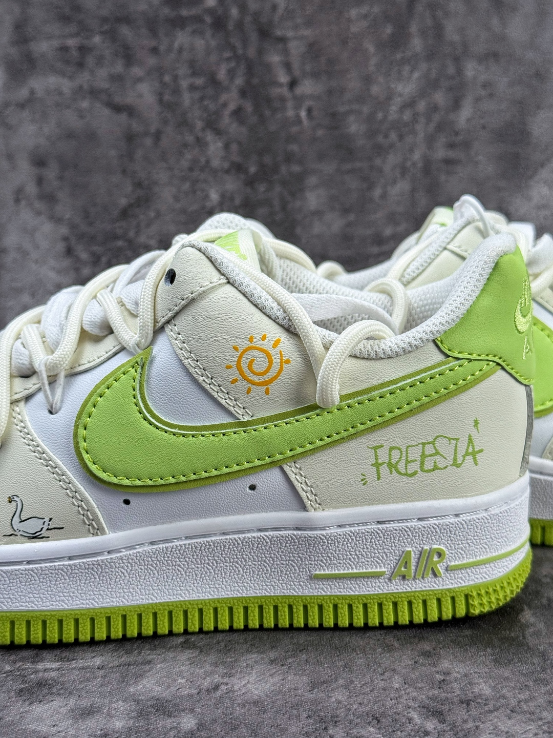 Nike Air Force 1 Low 07 米白绿 YY2024-315