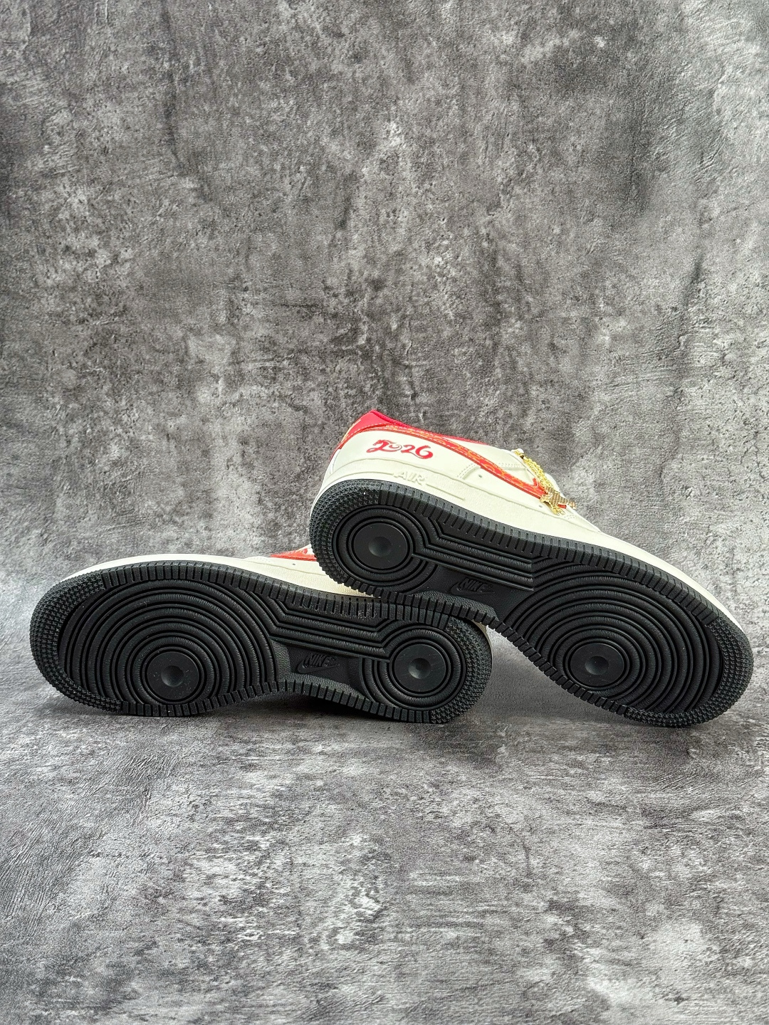 Nike Air Force 1 Low 07 马年限定 白红 MZ9588-820