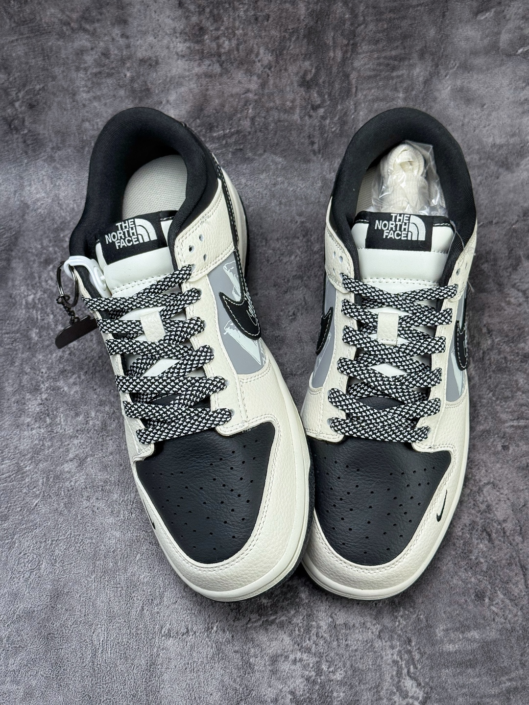 NIKE SB Dunk Low RETRO x The North Face 白黑灰小勾满天星 DS6608-023