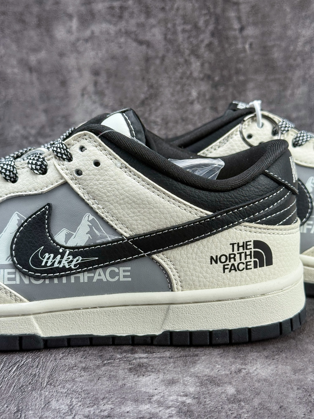 NIKE SB Dunk Low RETRO x The North Face 白黑灰小勾满天星 DS6608-023