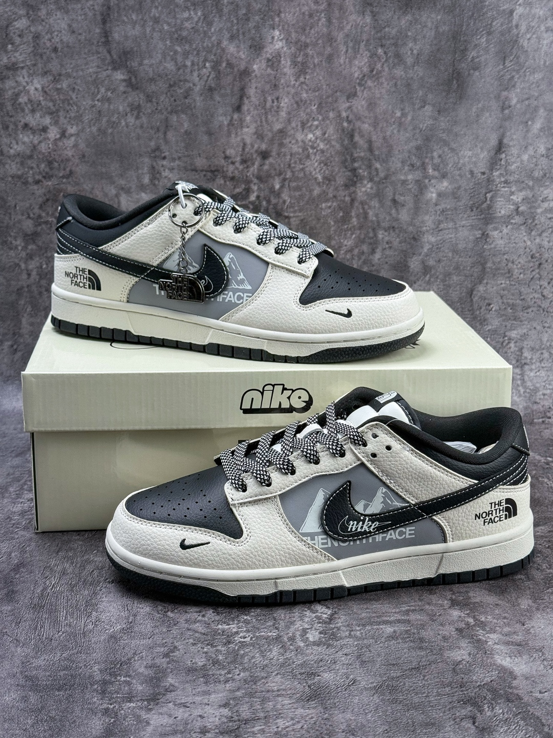 NIKE SB Dunk Low RETRO x The North Face 白黑灰小勾满天星 DS6608-023