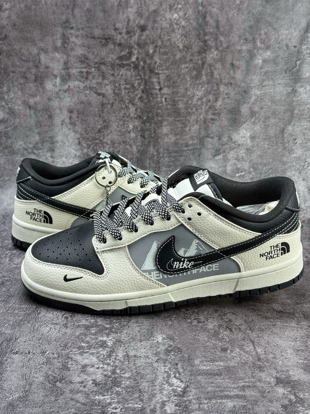 NIKE SB Dunk Low RETRO x The North Face 白黑灰小勾满天星 DS6608-023