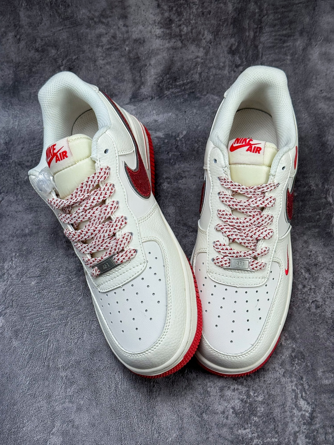 Nike Air Force 1 Low 07 马年限定 白红小勾满天星 QY6878-601