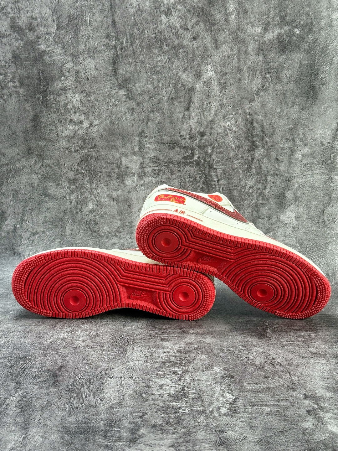 Nike Air Force 1 Low 07 马年限定 白红小勾满天星 QY6878-601