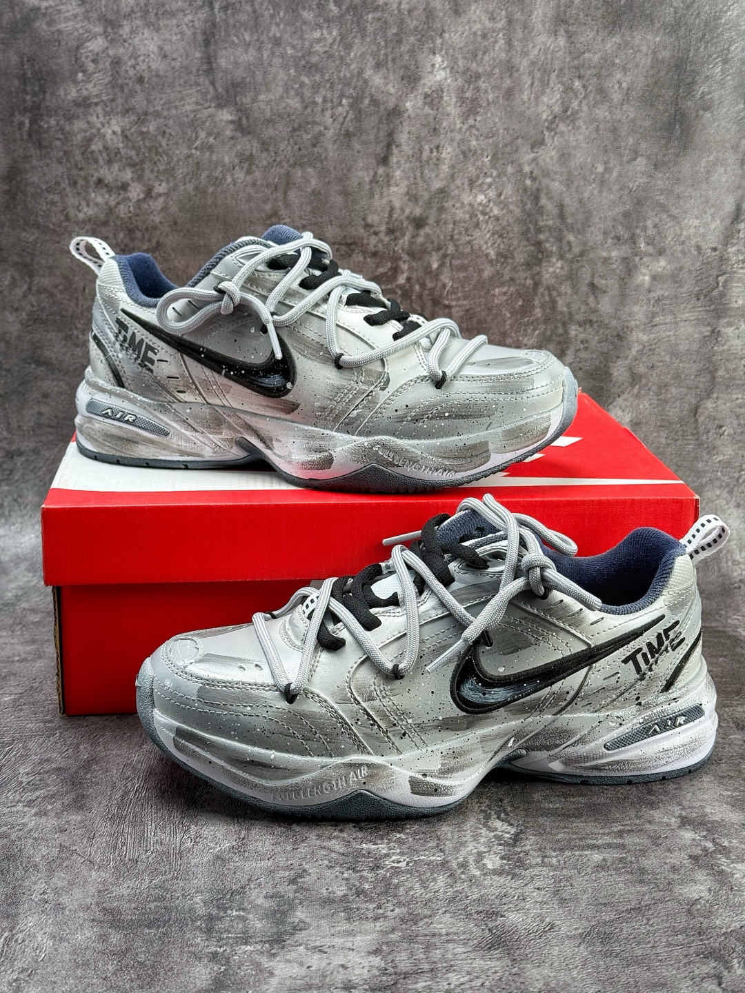 NK Air Monarch IV M2K 涂鸦复古潮流运动舒适老爹鞋 415445-102-High Quatity Cheap Brand wholesale wholesaler seller Clothes Bags handbags Sneakers Top Fashion Clothing Shoes from China Factory Chinese suppliers best Quality Beautiful Price NK Air Monarch IV M2K 涂鸦复古潮流运动舒适老爹鞋 415445-102