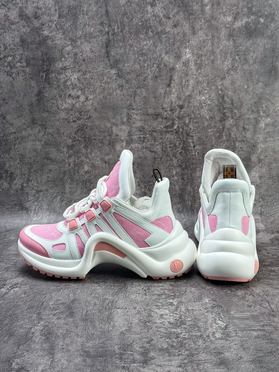 LOUIS VUITTON Archlight皮革系带标饰 低帮运动休闲鞋女款 粉白