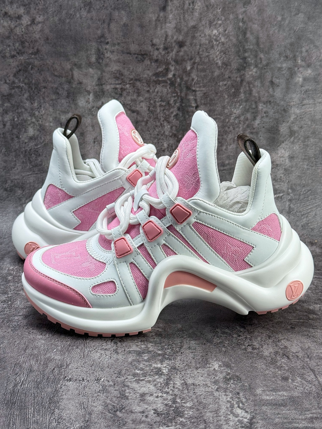 LOUIS VUITTON Archlight皮革系带标饰 低帮运动休闲鞋女款 粉白