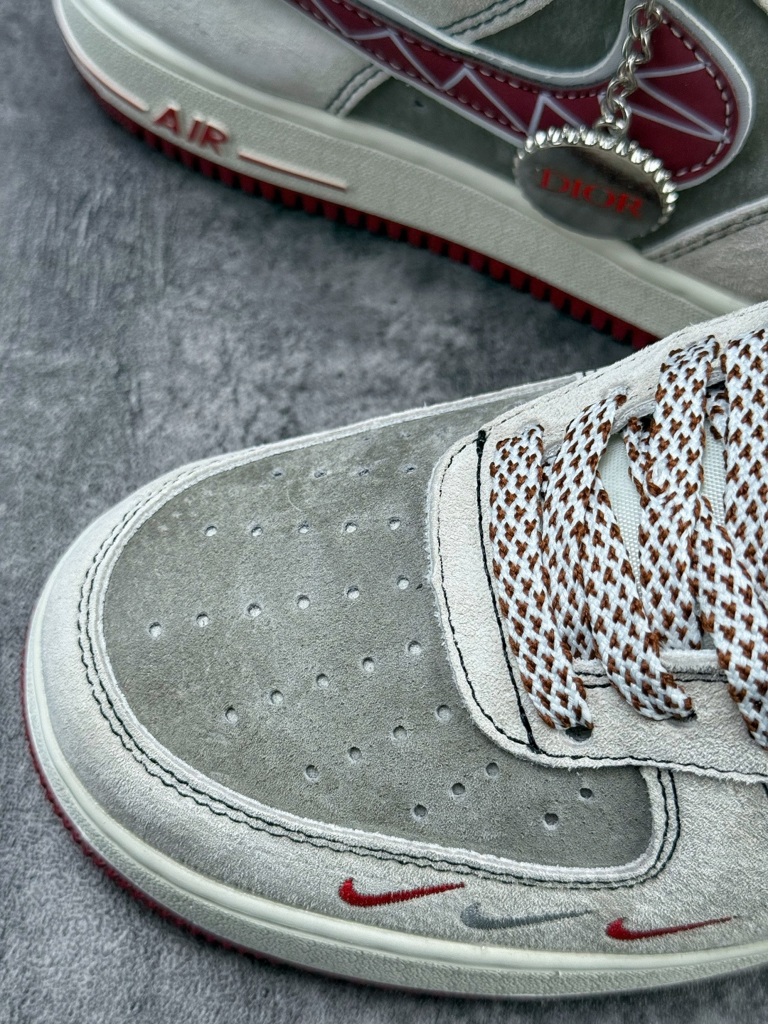 Nike Air Force 1 Low 07 x DIOR 灰红三小勾满天星 SY1388-028
