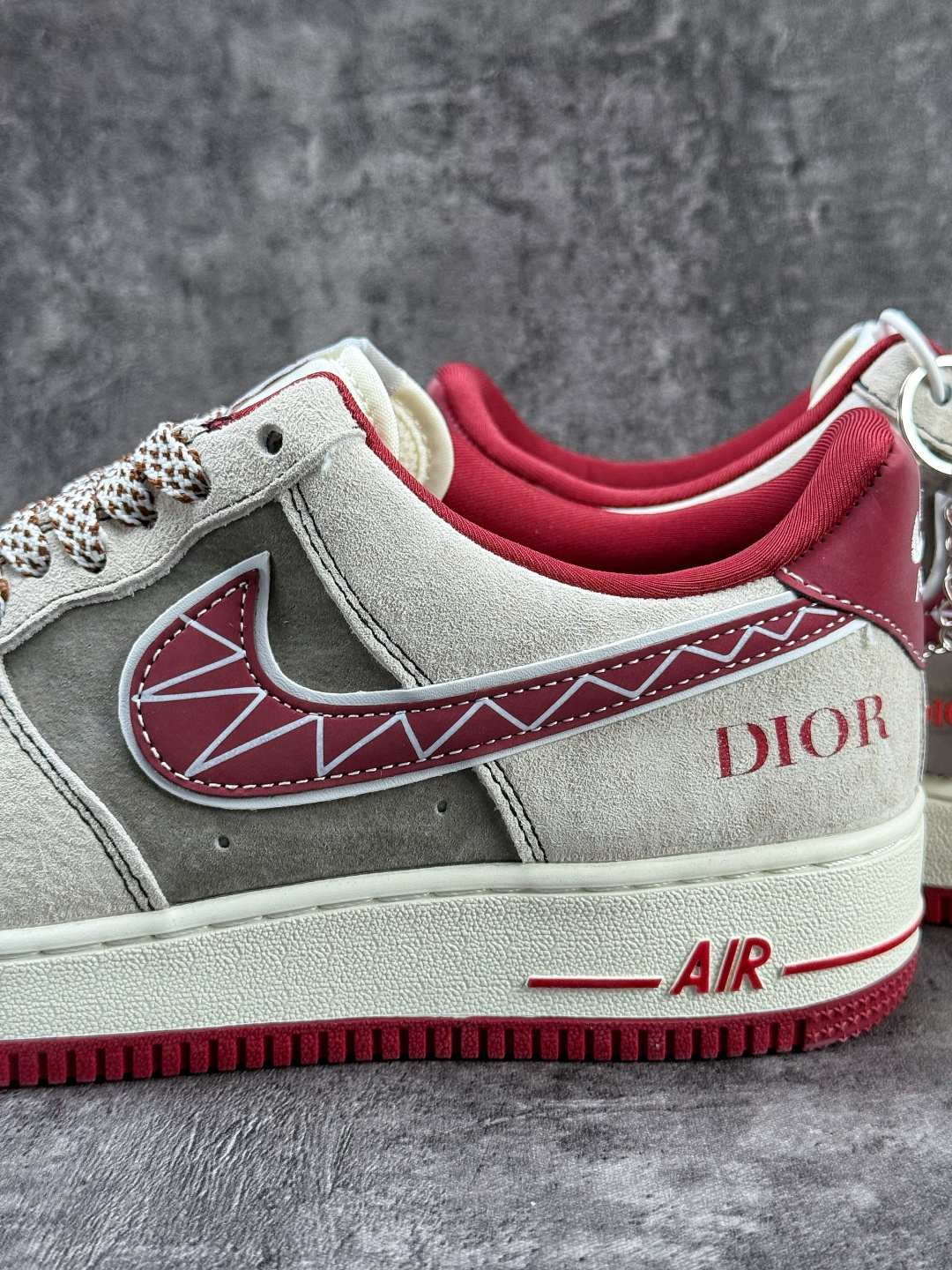 Nike Air Force 1 Low 07 x DIOR 灰红三小勾满天星 SY1388-028
