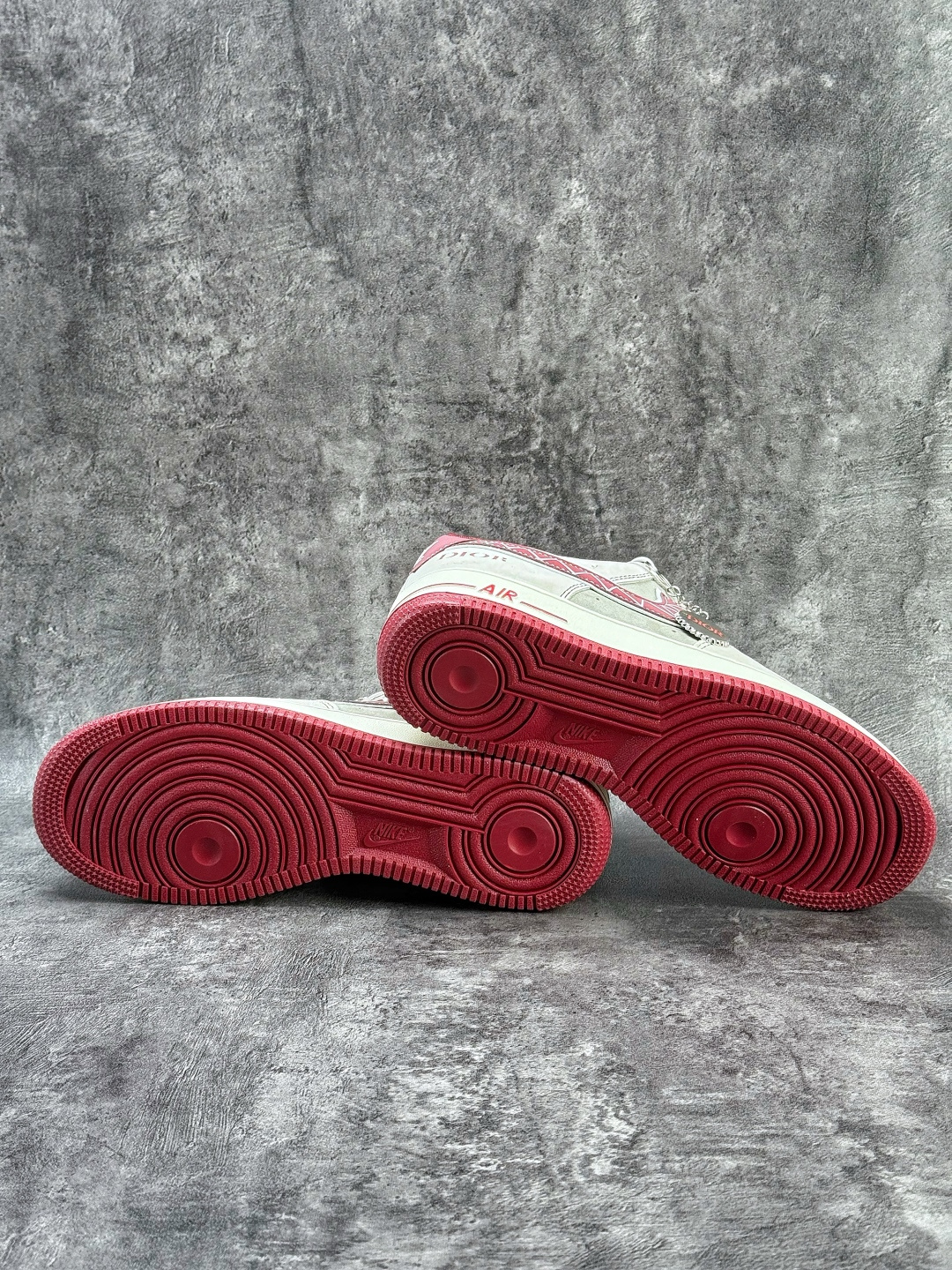 Nike Air Force 1 Low 07 x DIOR 灰红三小勾满天星 SY1388-028