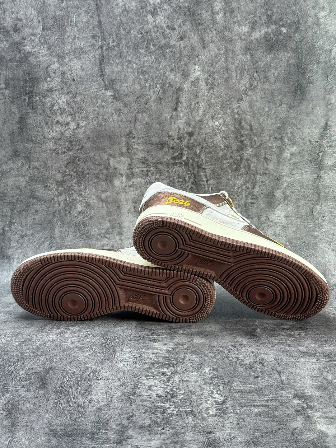 Nike Air Force 1 Low 07 马到成功 棕白小勾 KD1688-005