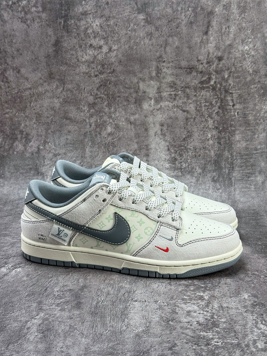 Nike SB Dunk Low x Louis Vuitton 灰白双小勾满天星 YX5066-391-Top High Quatity Cheap Sneakers Fashion Clothing Clothes Bags handbags Shoes of all Brand wholesale With The best Quality And Beautiful Price from China Factory Chinese suppliers wholesaler seller Nike SB Dunk Low x Louis Vuitton 灰白双小勾满天星 YX5066-391