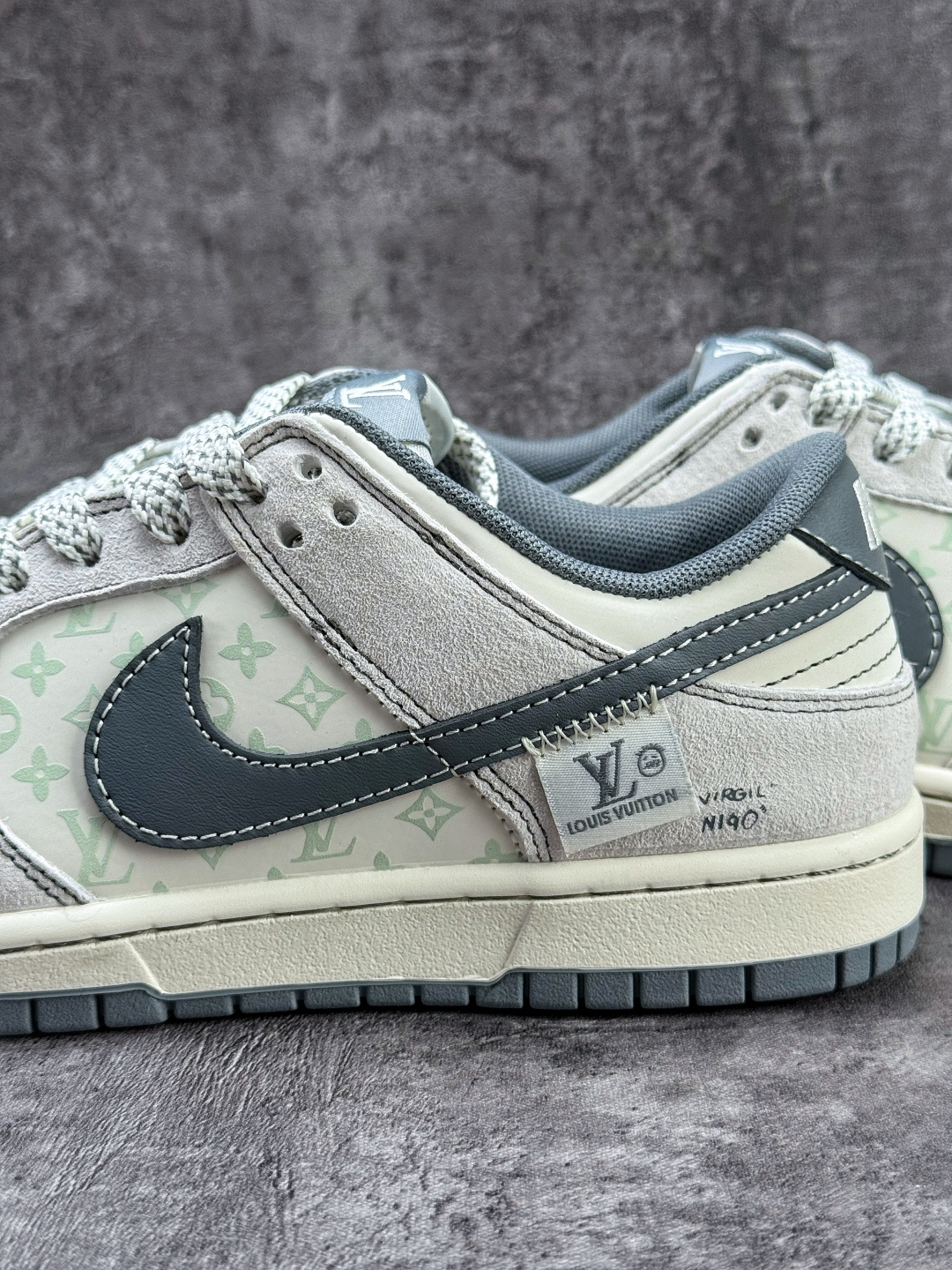 Nike SB Dunk Low x Louis Vuitton 灰白双小勾满天星 YX5066-391-Top High Quatity Cheap Sneakers Fashion Clothing Clothes Bags handbags Shoes of all Brand wholesale With The best Quality And Beautiful Price from China Factory Chinese suppliers wholesaler seller Nike SB Dunk Low x Louis Vuitton 灰白双小勾满天星 YX5066-391