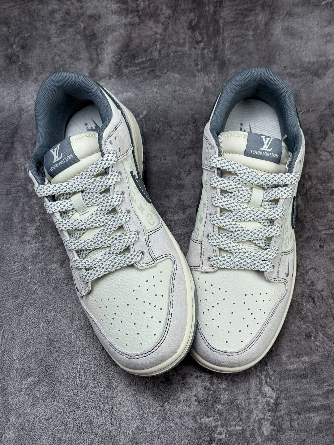 Nike SB Dunk Low x Louis Vuitton 灰白双小勾满天星 YX5066-391-Top High Quatity Cheap Sneakers Fashion Clothing Clothes Bags handbags Shoes of all Brand wholesale With The best Quality And Beautiful Price from China Factory Chinese suppliers wholesaler seller Nike SB Dunk Low x Louis Vuitton 灰白双小勾满天星 YX5066-391
