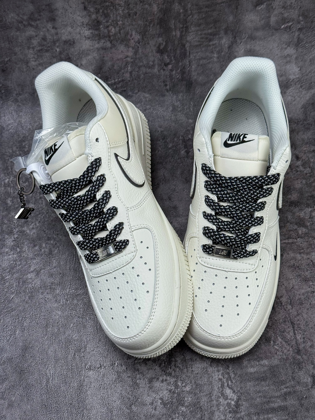 Nike Air Force 1 Low 07 x NIKE 白黑小勾满天星 CS5288-063-High Quatity Cheap Brand wholesale wholesaler seller Clothes Bags handbags Sneakers Top Fashion Clothing Shoes from China Factory Chinese suppliers best Quality Beautiful Price Nike Air Force 1 Low 07 x NIKE 白黑小勾满天星 CS5288-063