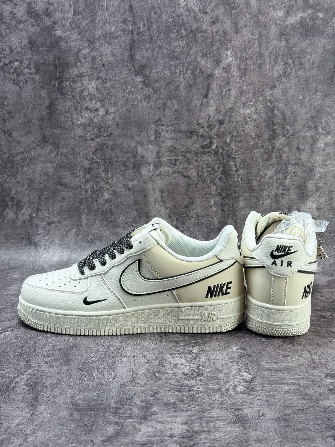 Nike Air Force 1 Low 07 x NIKE 白黑小勾满天星 CS5288-063-High Quatity Cheap Brand wholesale wholesaler seller Clothes Bags handbags Sneakers Top Fashion Clothing Shoes from China Factory Chinese suppliers best Quality Beautiful Price Nike Air Force 1 Low 07 x NIKE 白黑小勾满天星 CS5288-063