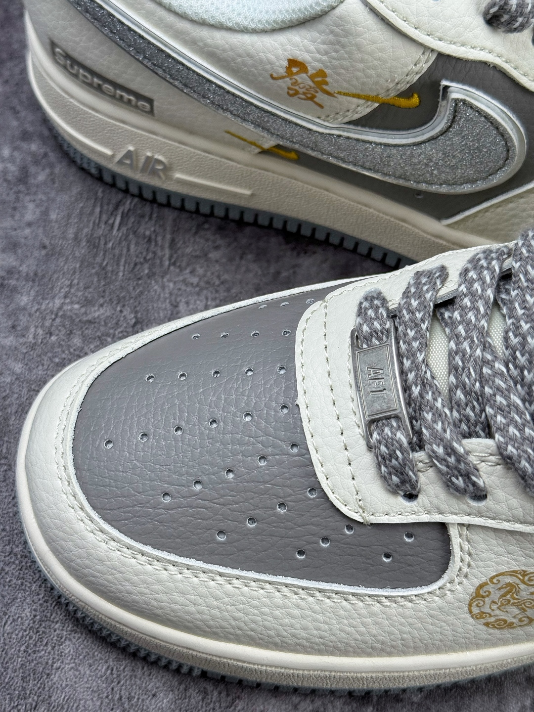 Nike Air Force 1 Low 07 x Superme 马年限定 白灰双小勾满天星 QY6878-603