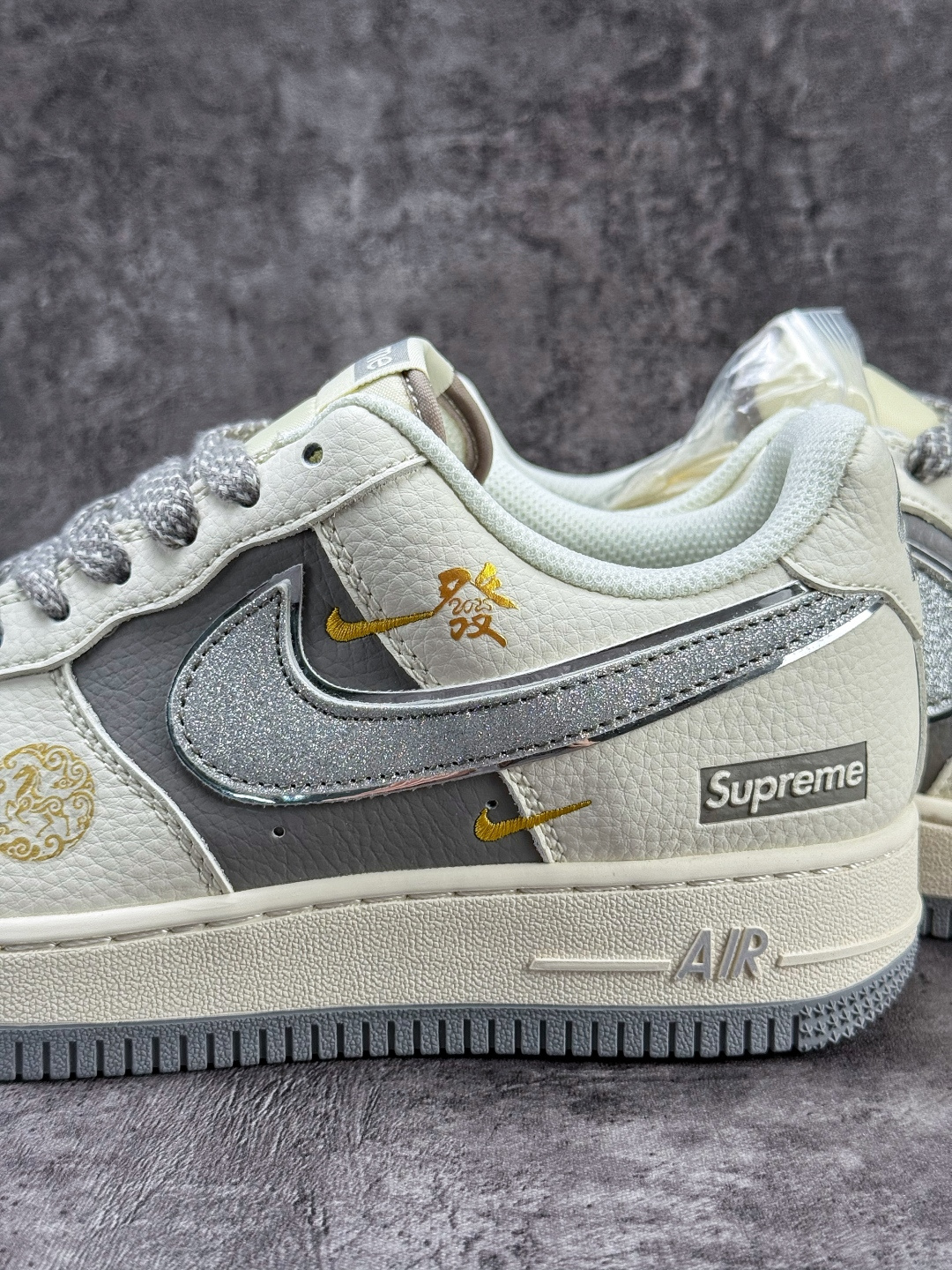 Nike Air Force 1 Low 07 x Superme 马年限定 白灰双小勾满天星 QY6878-603