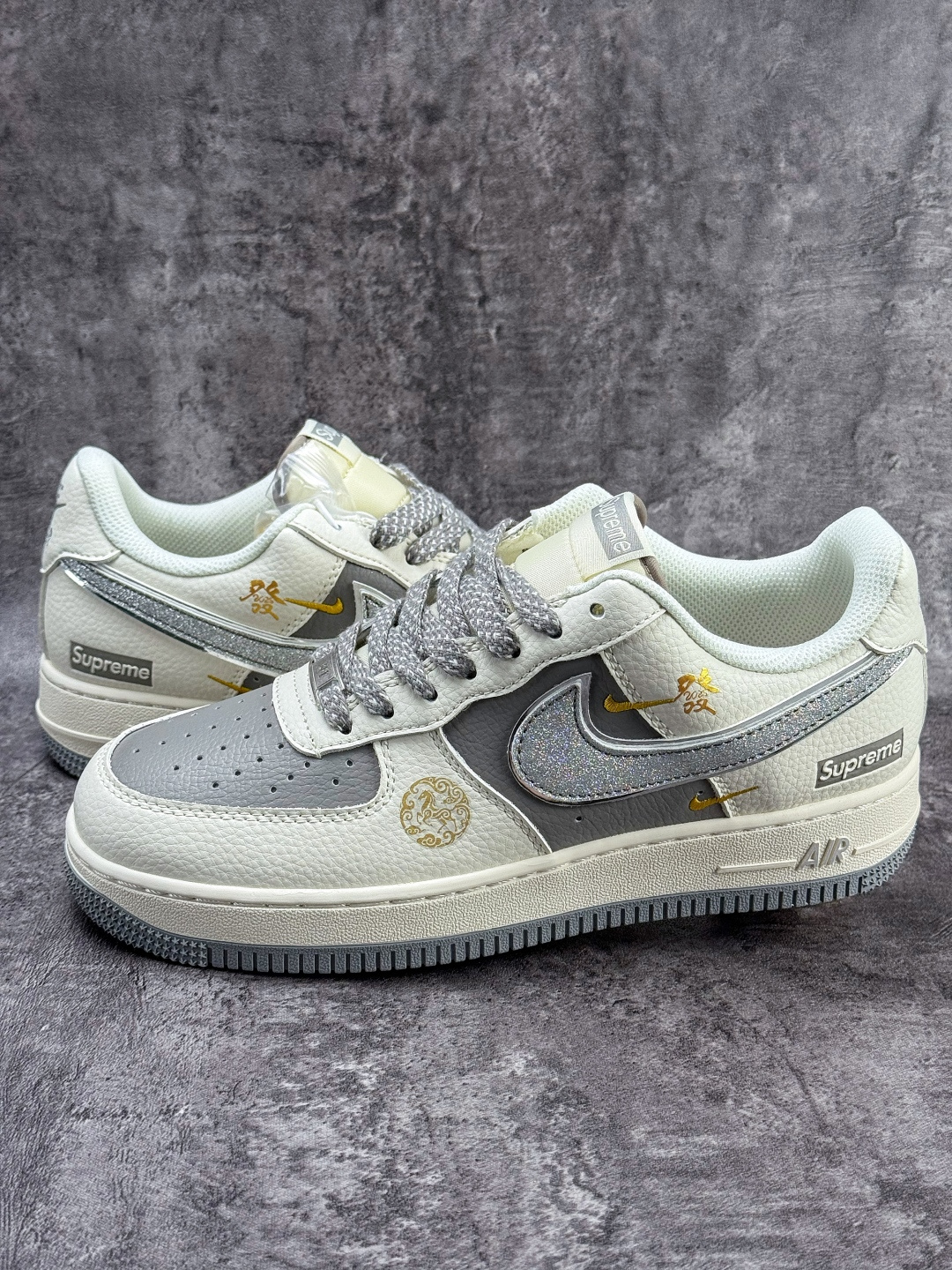 Nike Air Force 1 Low 07 x Superme 马年限定 白灰双小勾满天星 QY6878-603
