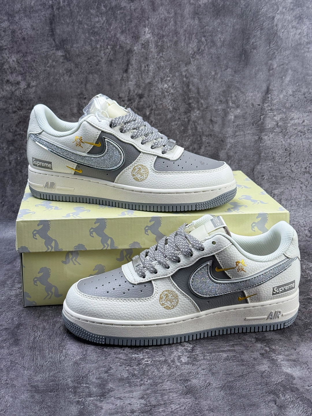 Nike Air Force 1 Low 07 x Superme 马年限定 白灰双小勾满天星 QY6878-603