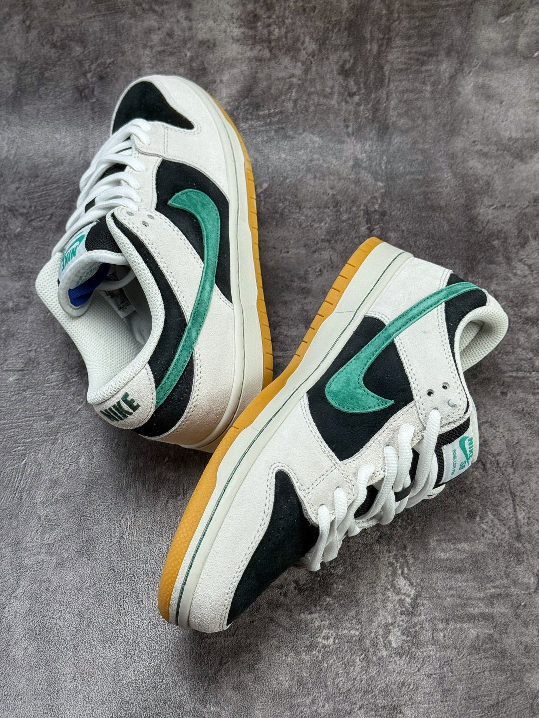 NIKE SB Dunk Low 灰黑绿 HF3704-001