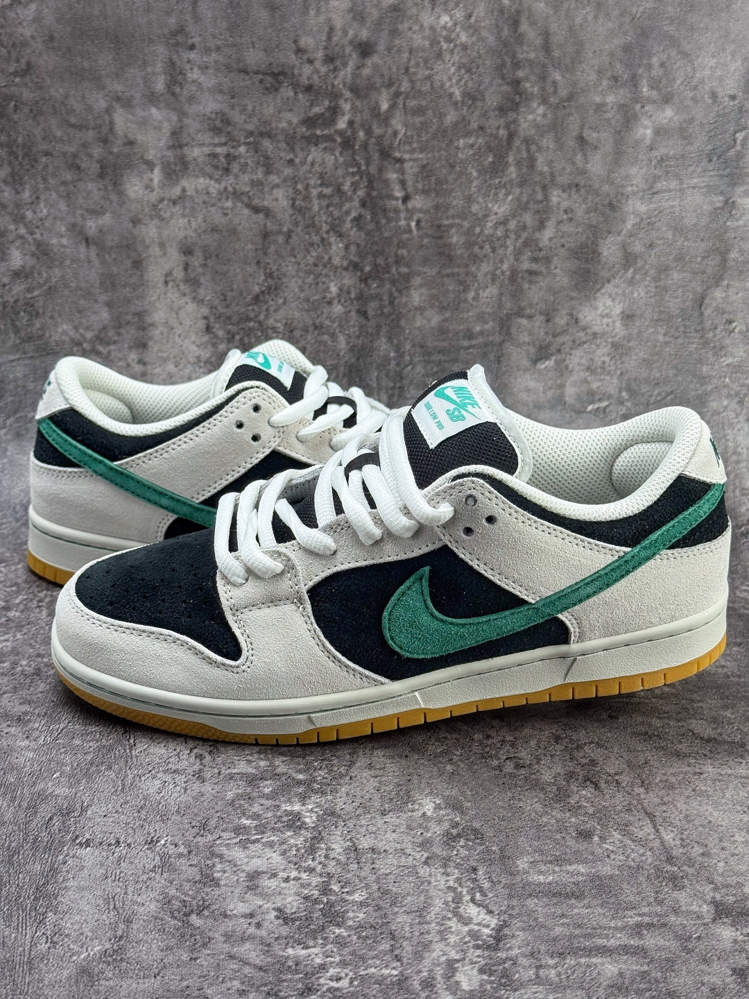 NIKE SB Dunk Low 灰黑绿 HF3704-001
