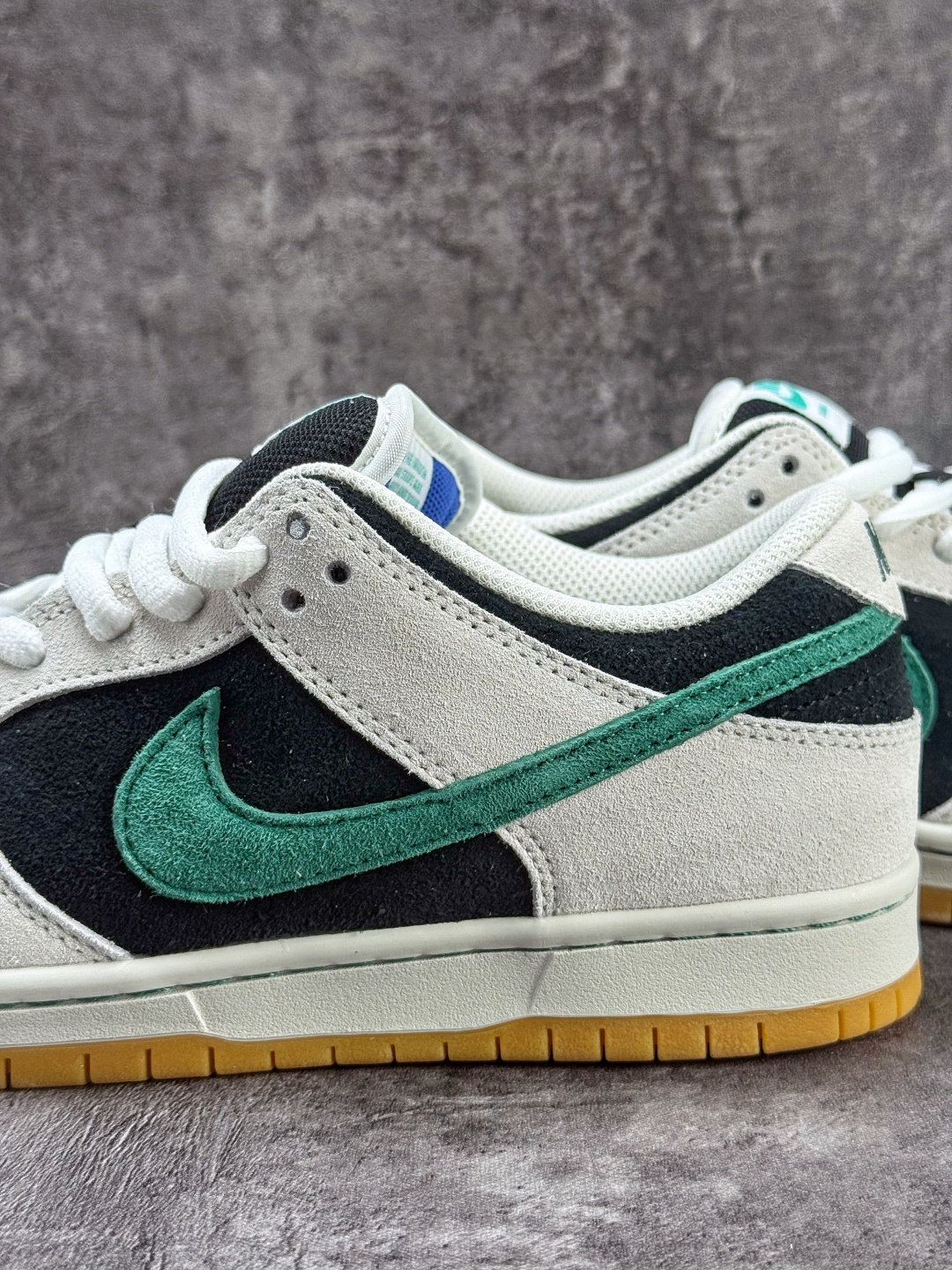 NIKE SB Dunk Low 灰黑绿 HF3704-001