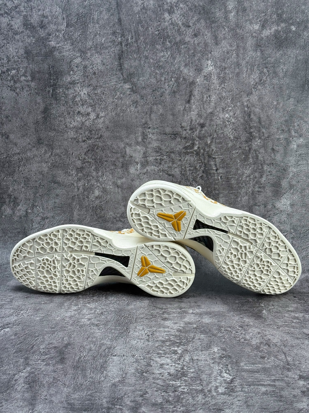 Nike Zoom KOBE 6 VI 马年限定 科比六代低帮运动篮球鞋 CW2190-011