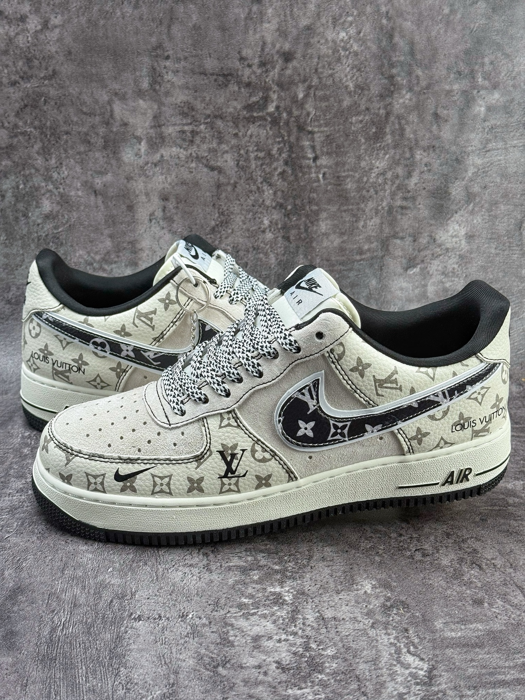 Nike Air Force 1 Low 07 x Louis Vuitton 白黑小勾满天星 SY1388-030