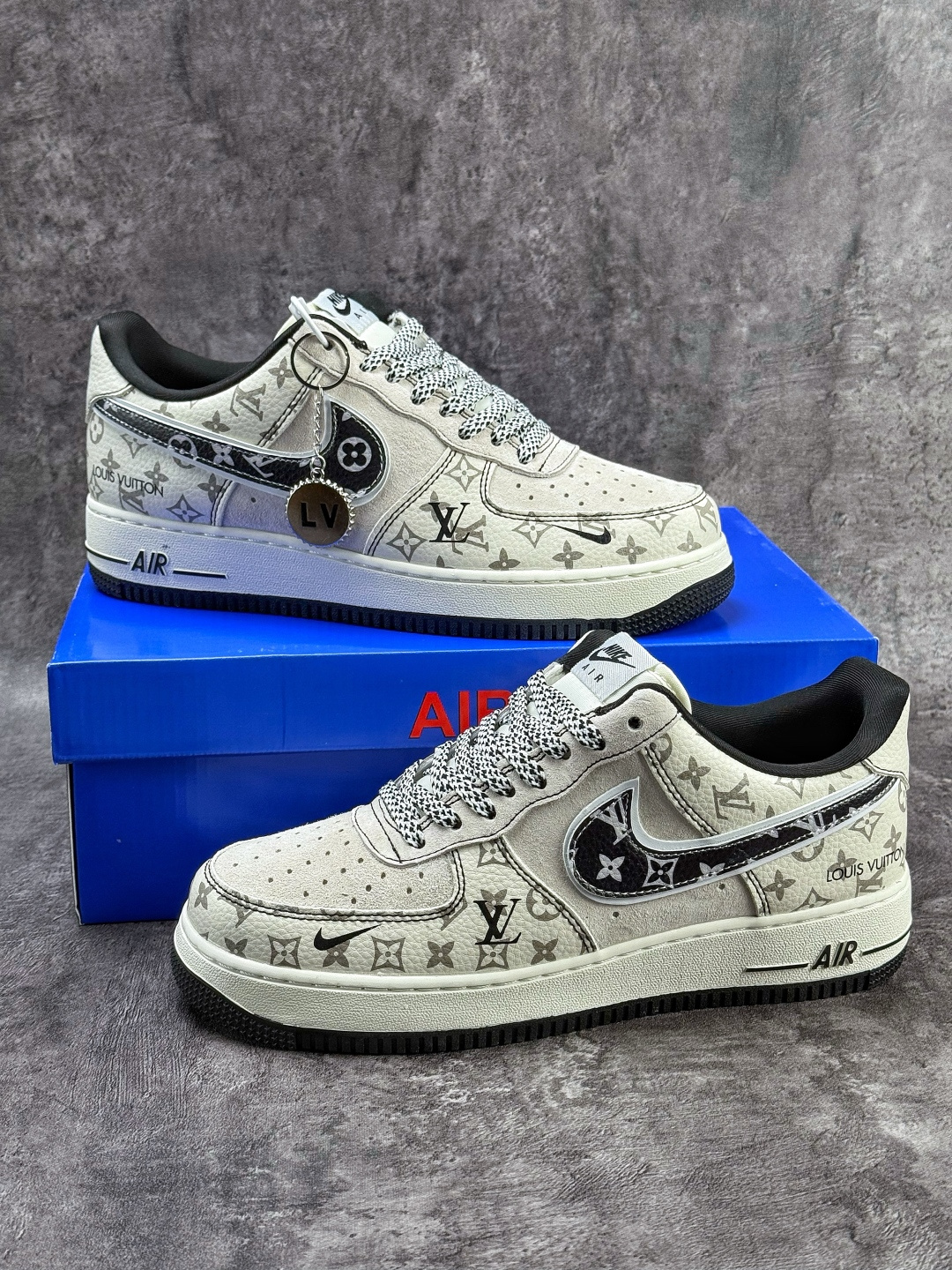 Nike Air Force 1 Low 07 x Louis Vuitton 白黑小勾满天星 SY1388-030