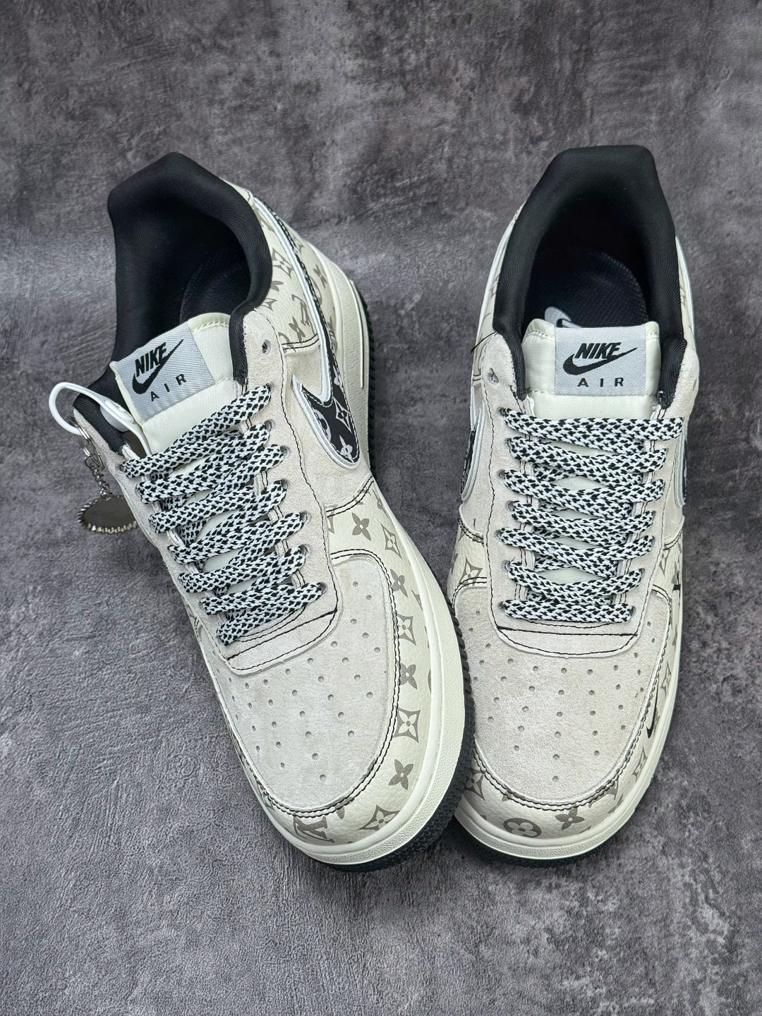 Nike Air Force 1 Low 07 x Louis Vuitton 白黑小勾满天星 SY1388-030