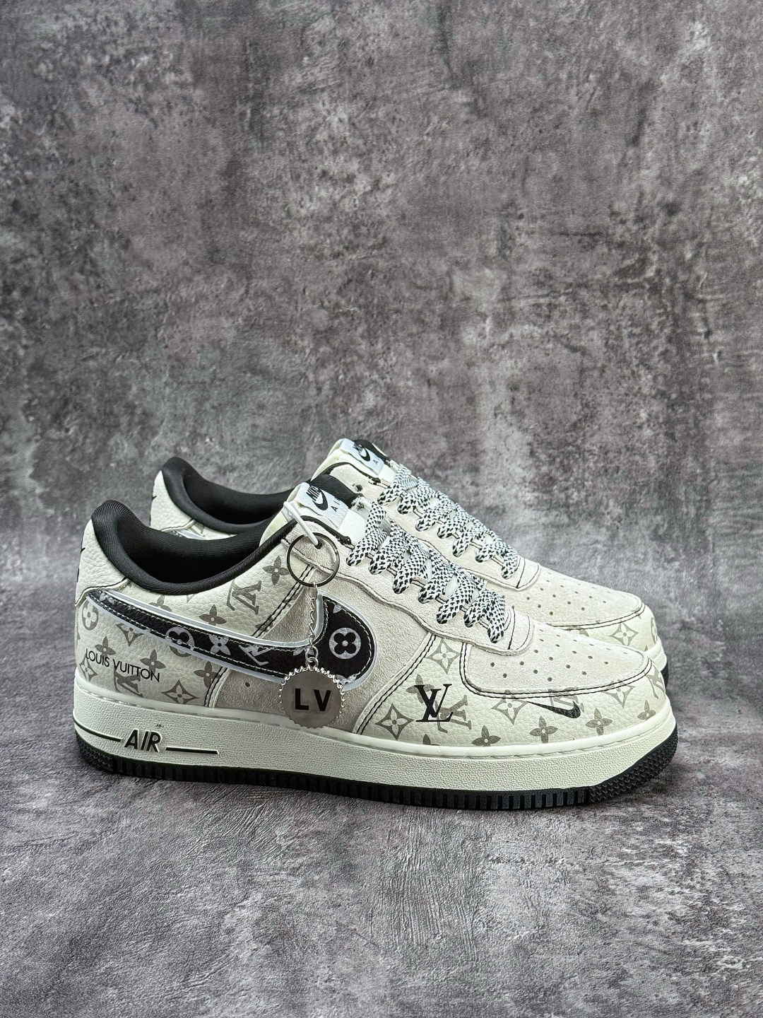 Nike Air Force 1 Low 07 x Louis Vuitton 白黑小勾满天星 SY1388-030