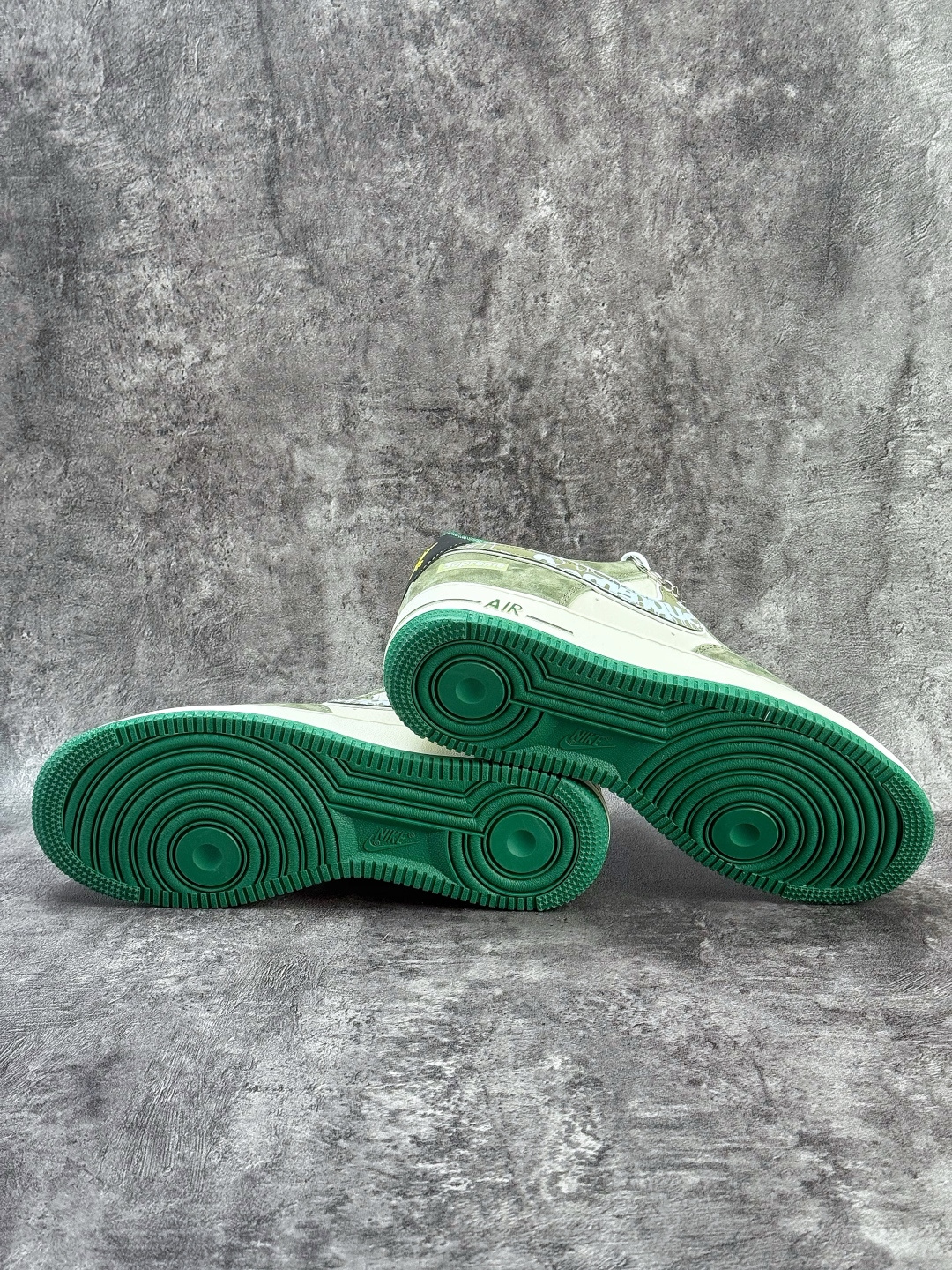 Nike Air Force 1 Low 07 x Superme 绿白小勾满天星 SY1388-027