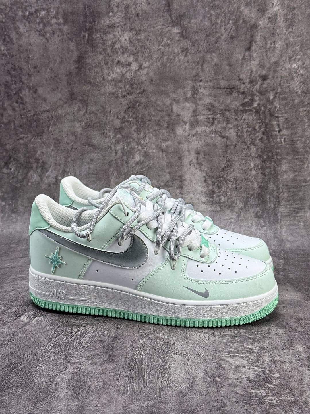 Nike Air Force 1 Low 07 绿白小勾 XX7981-476