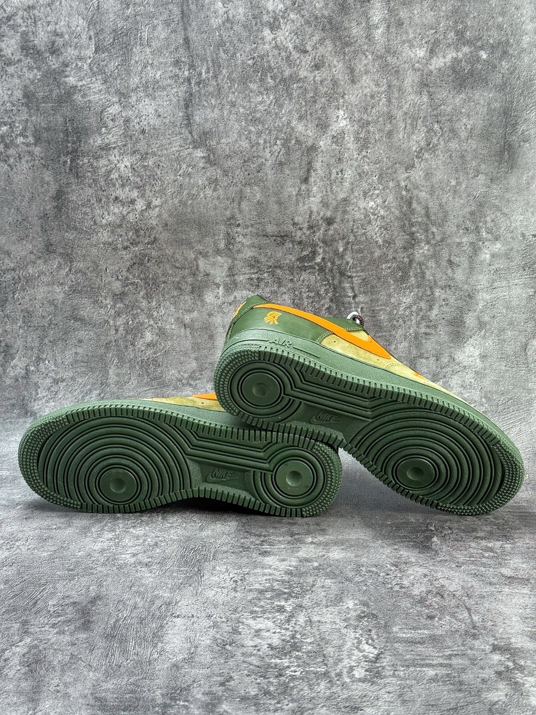 Nike Air Force 1 Low 07 x Louis Vuitton 马年限定 绿橙 XY9025-010