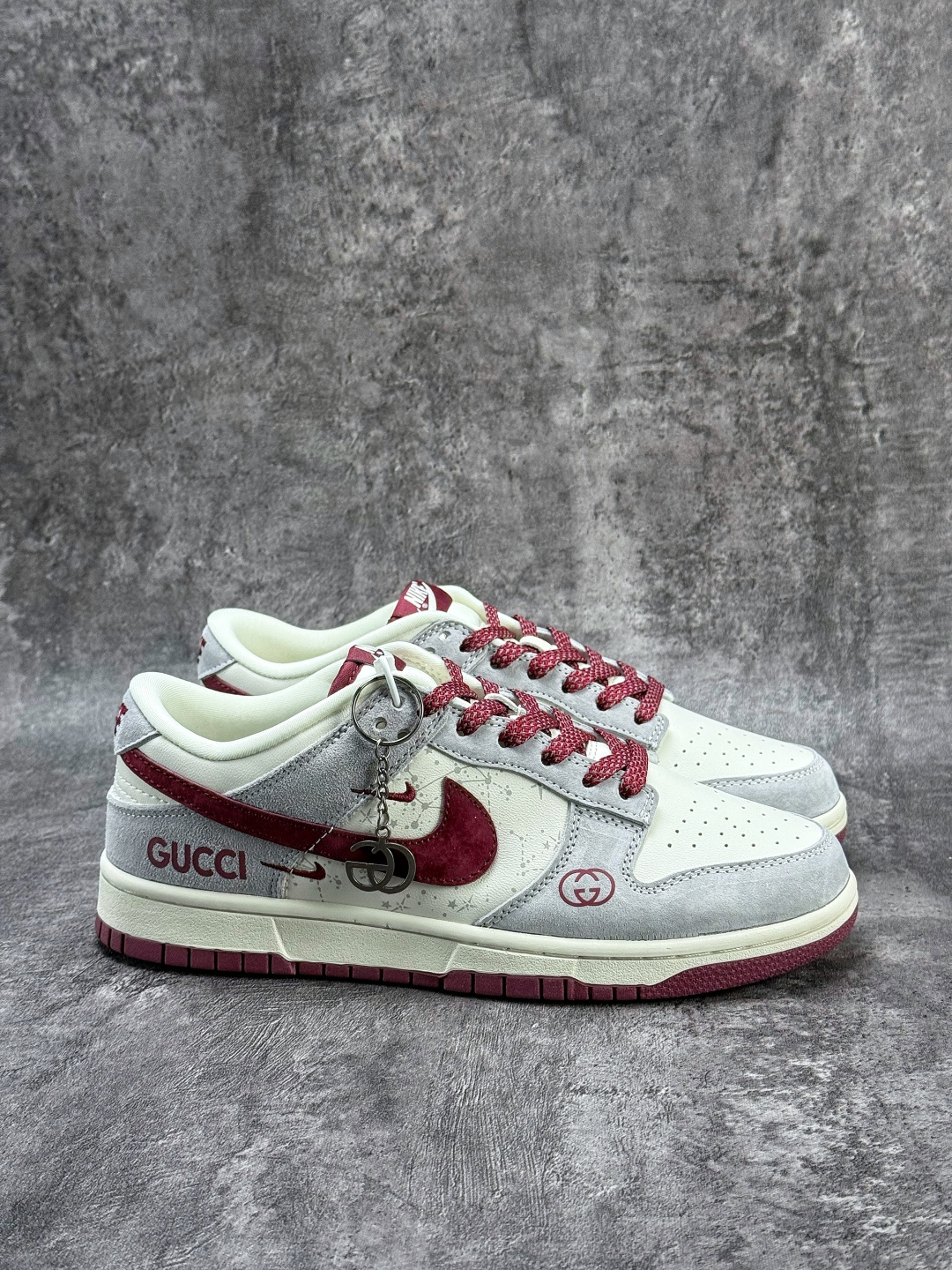 Nike SB Dunk Low x GUCCI 灰白红双小勾满天星 DN3168-012