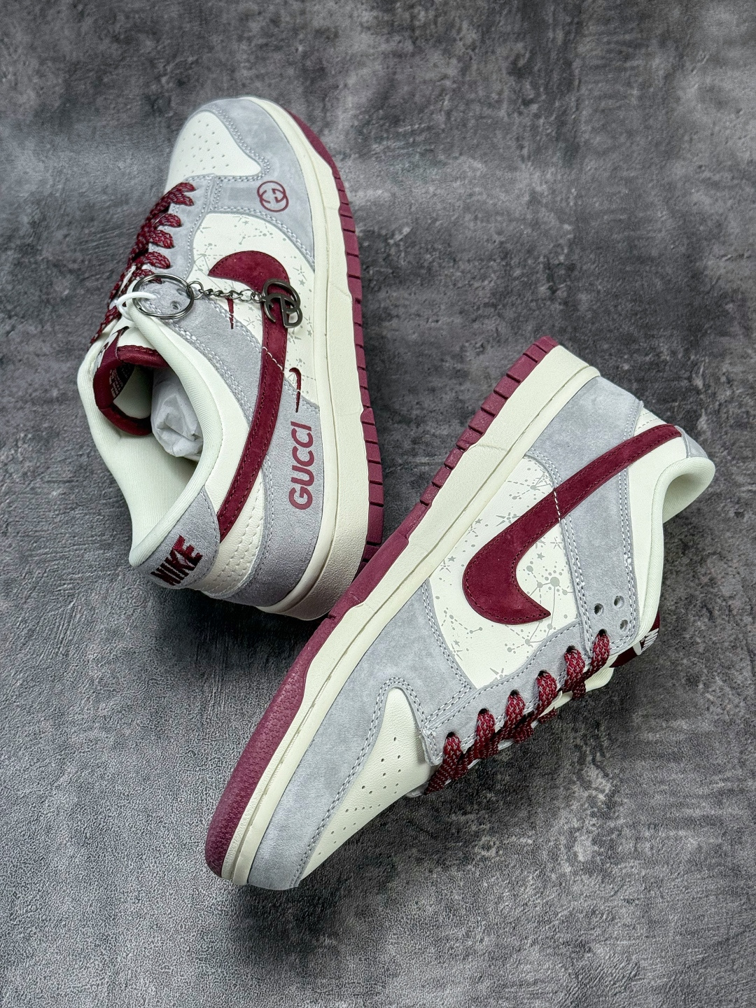 Nike SB Dunk Low x GUCCI 灰白红双小勾满天星 DN3168-012