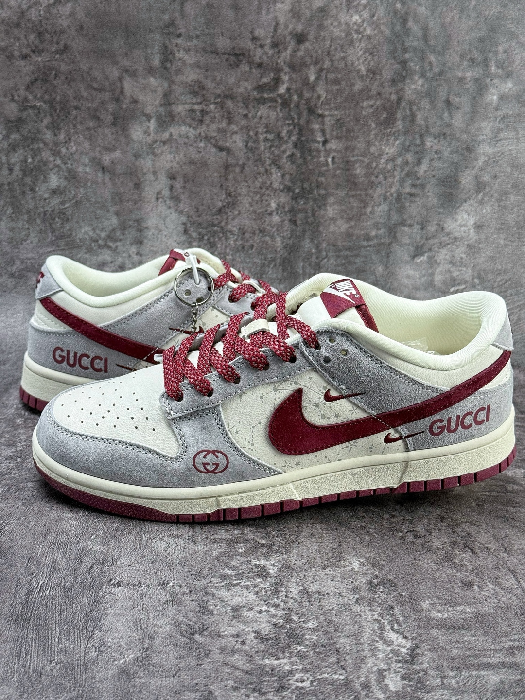 Nike SB Dunk Low x GUCCI 灰白红双小勾满天星 DN3168-012