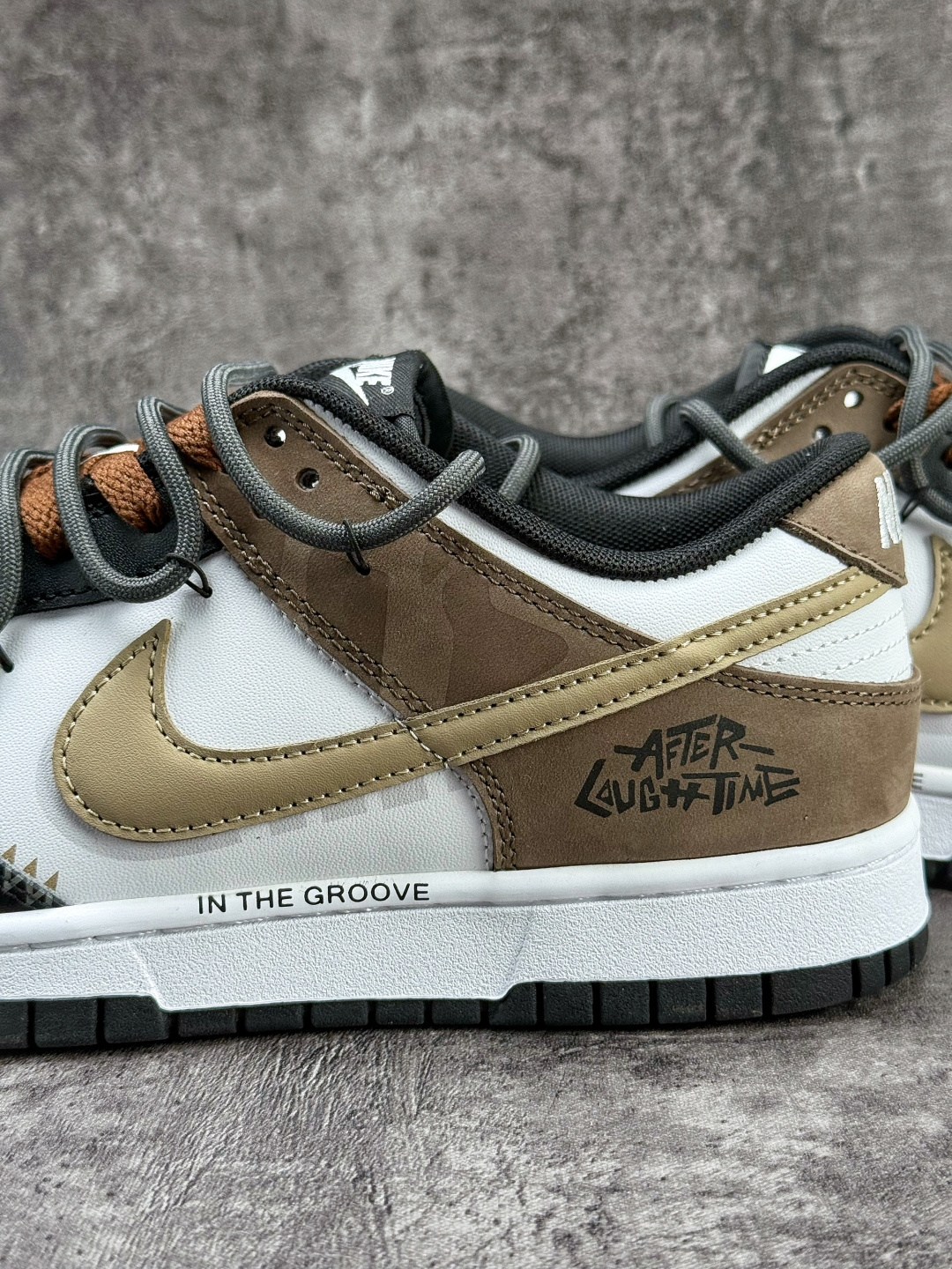 Nike SB Dunk Low RETRO 黑白棕绑带 HF5441-100